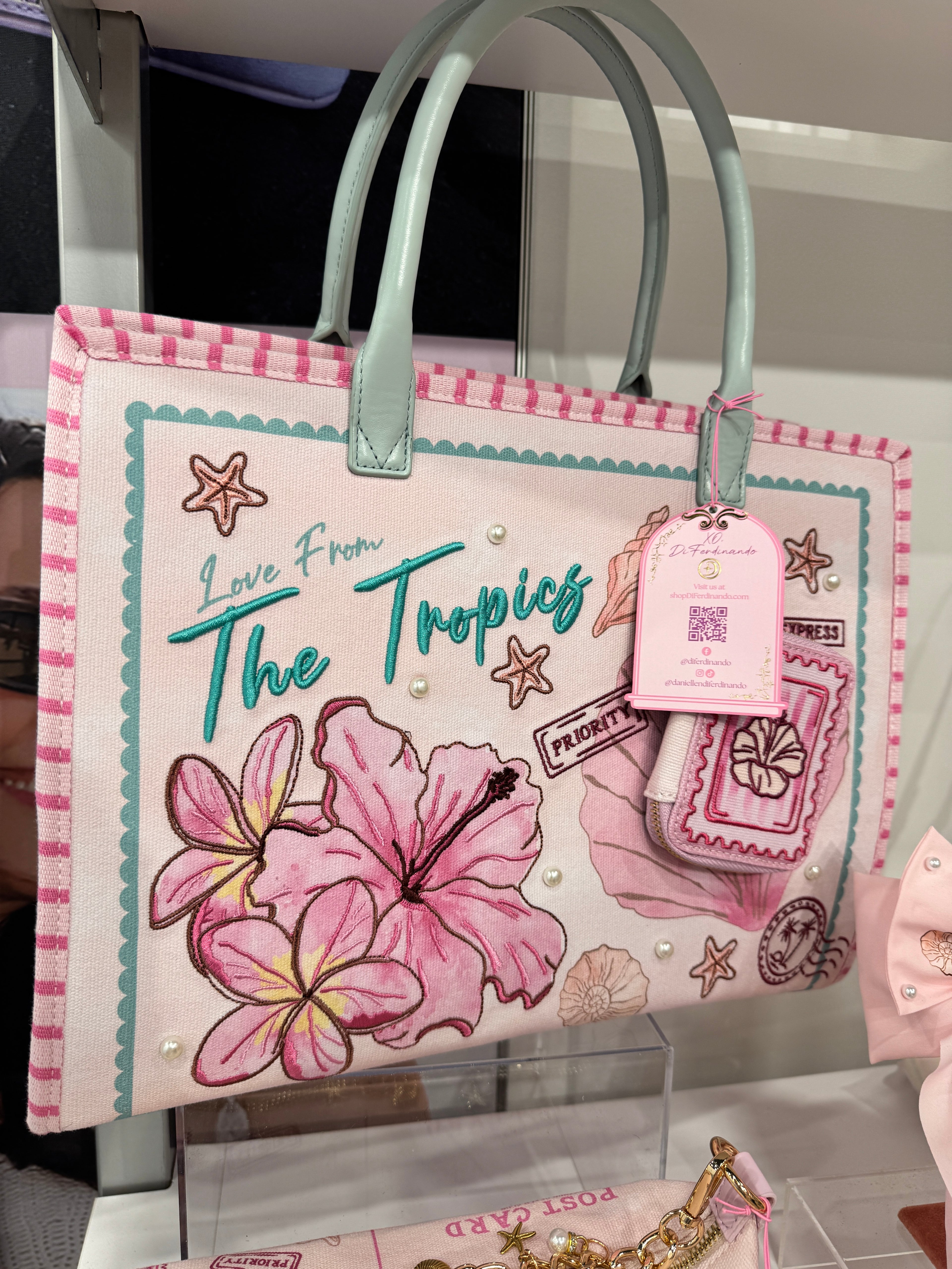 The Tropics Tote ￼