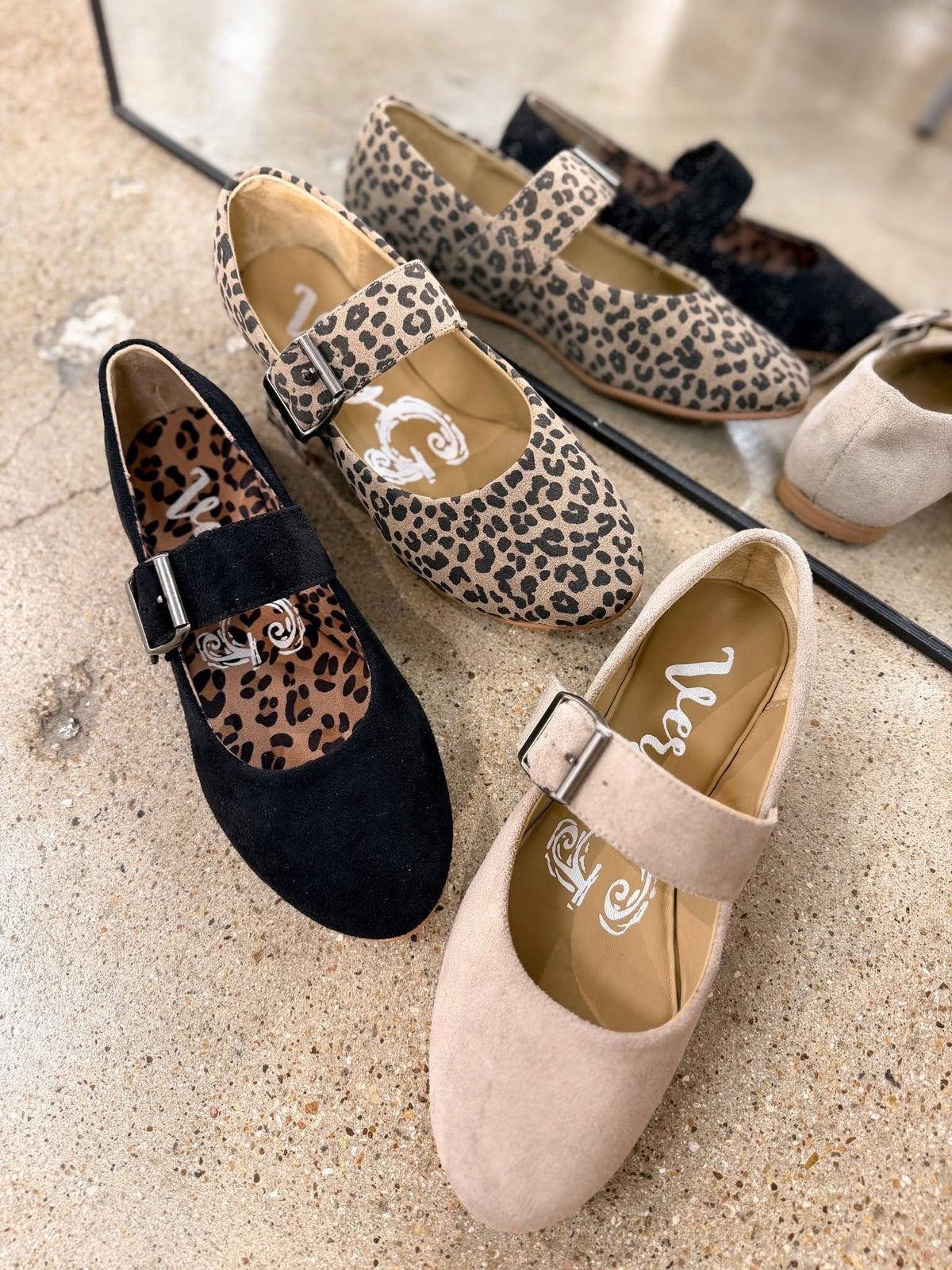 Samantha Comfort Flat