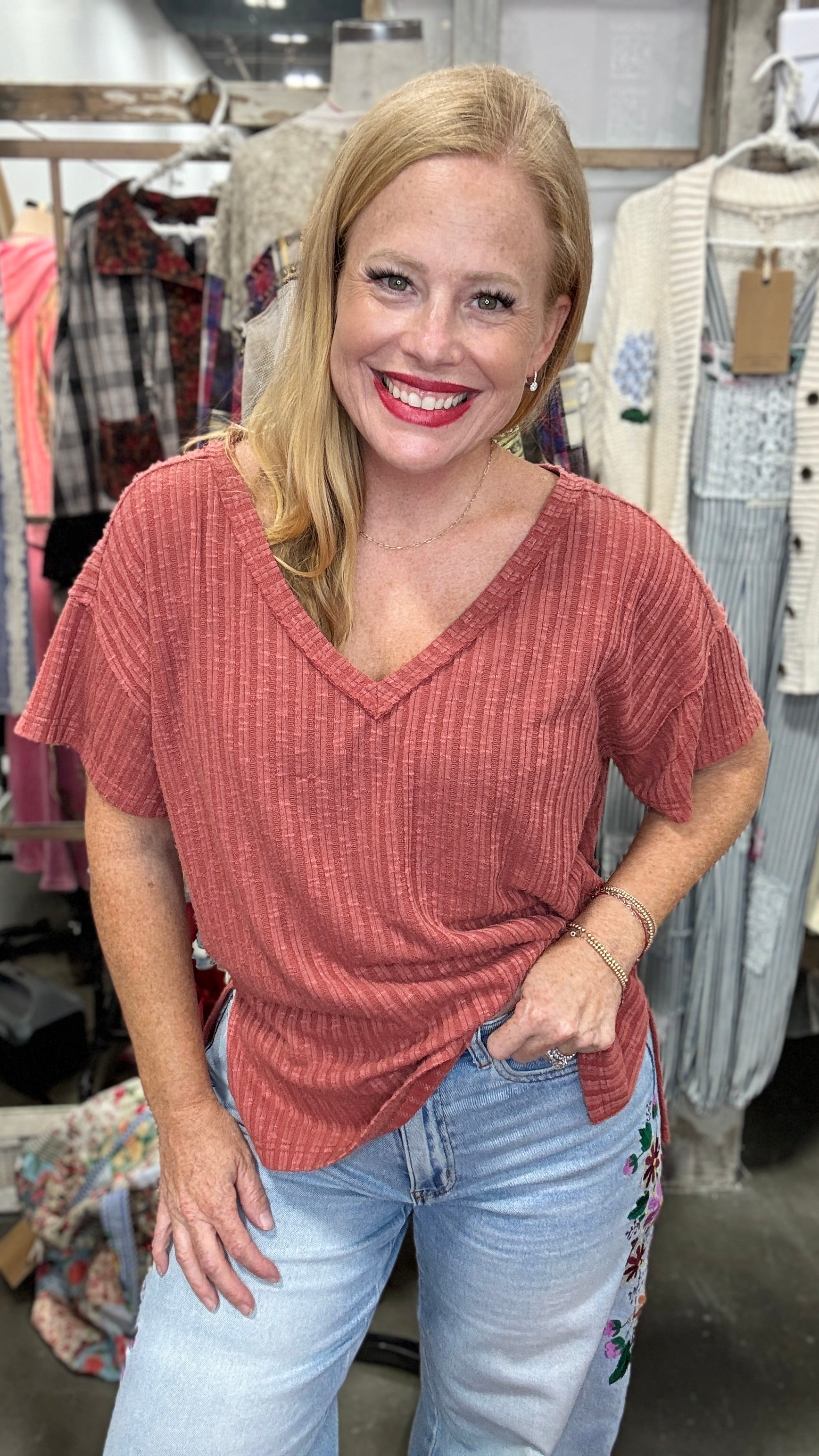 POL Easy V-Neck Textured Top
