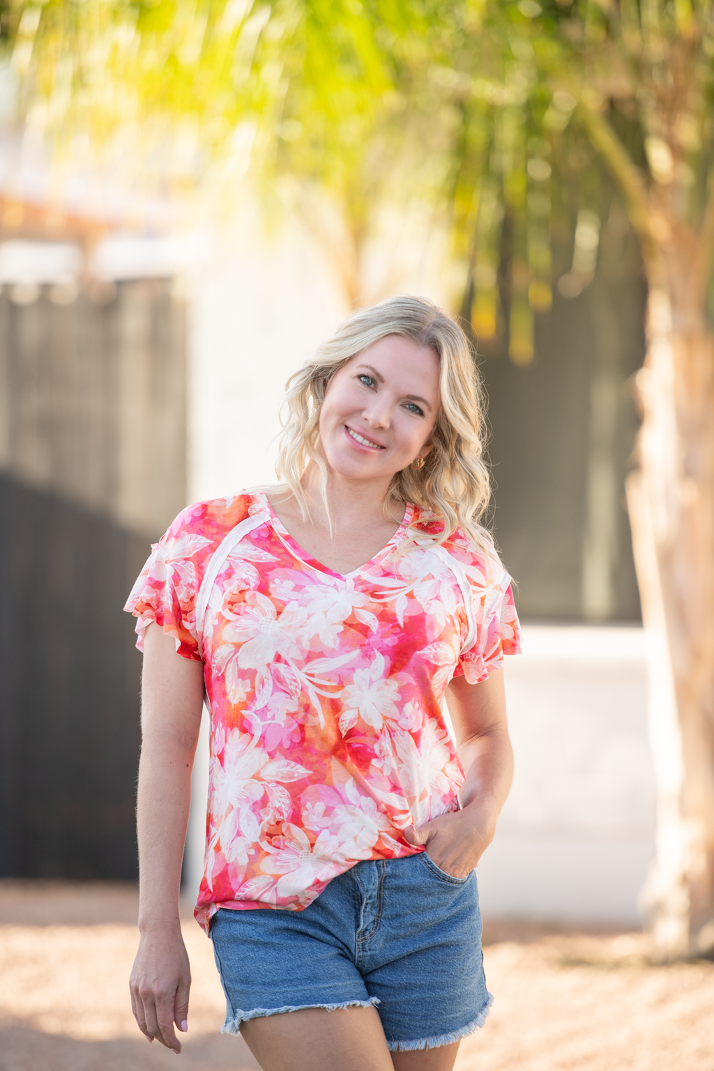 IN STOCK Raelynn V-Neck Top - Sunset Tropical Floral