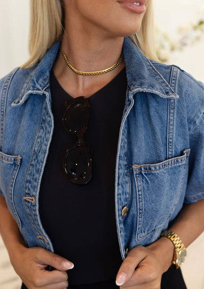 THIN SHINY GOLD NECKLACE