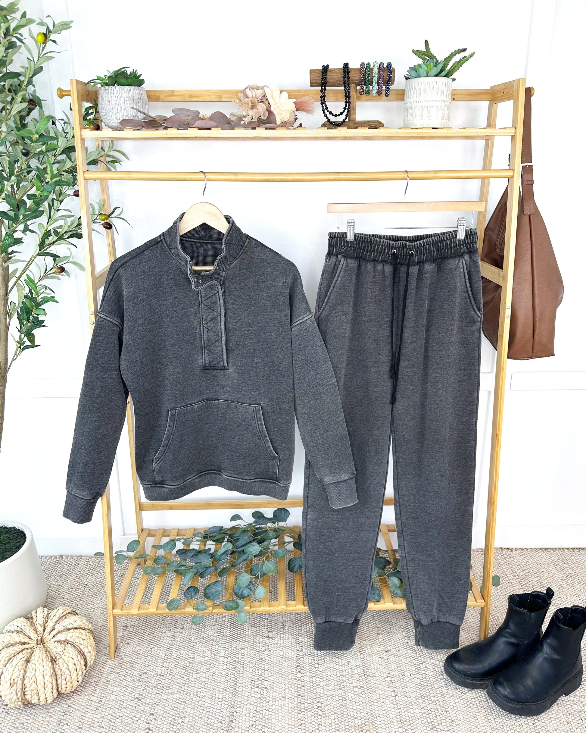 Vintage Wash Joggers - Black