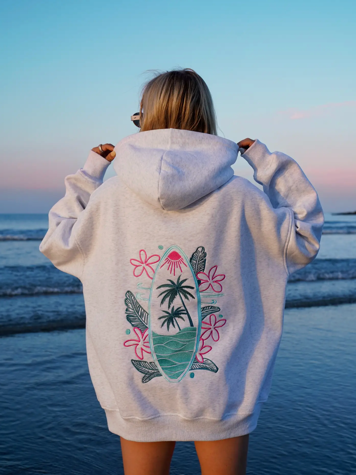 PREORDER: Pearl Grey Surfing the Waves Embroider Hoodie