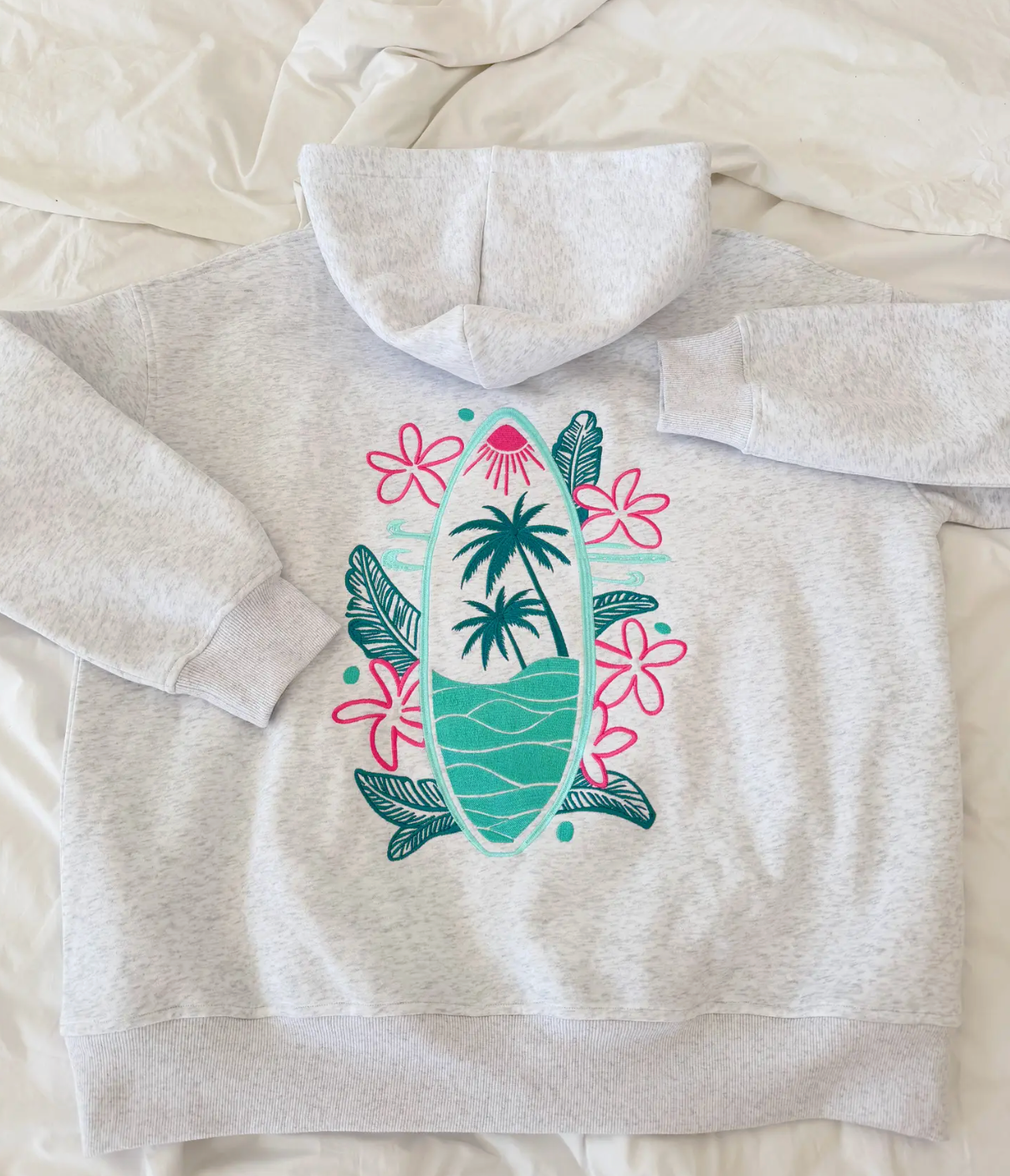 PREORDER: Pearl Grey Surfing the Waves Embroider Hoodie