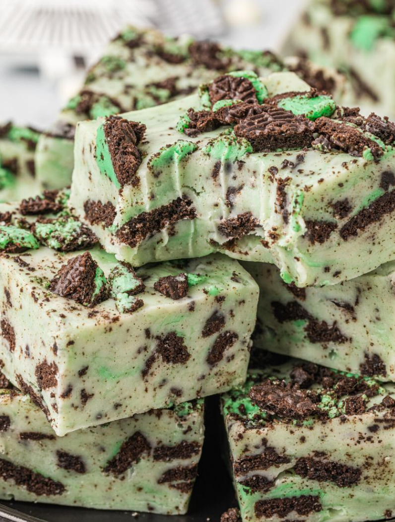 Mint Cookies & Cream Fudge