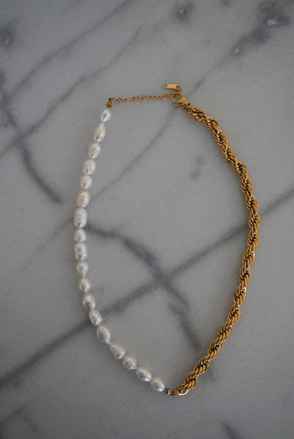 WILLOW NECKLACE