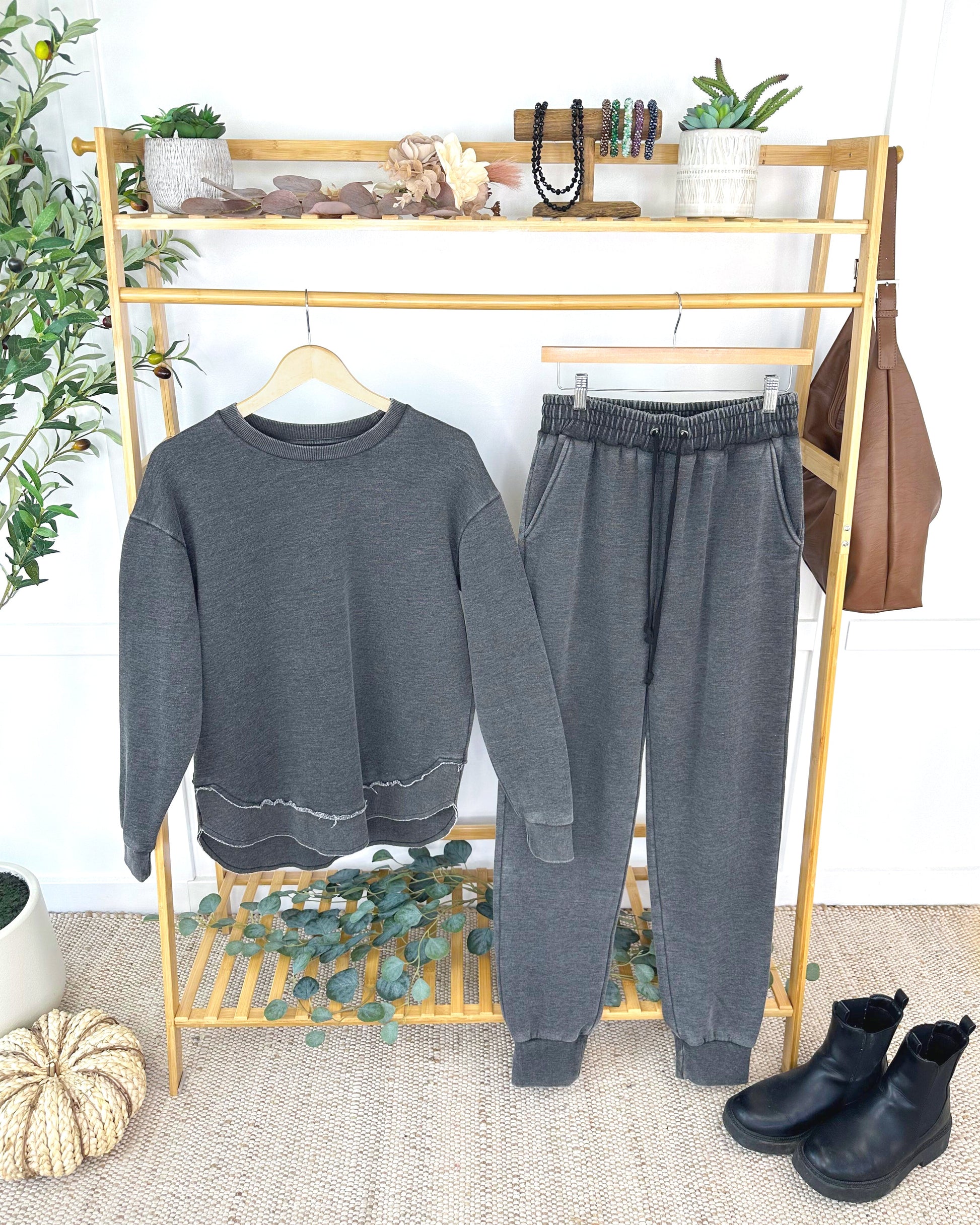 Vintage Wash Pullover - Black