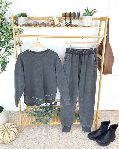 Vintage Wash Pullover - Black