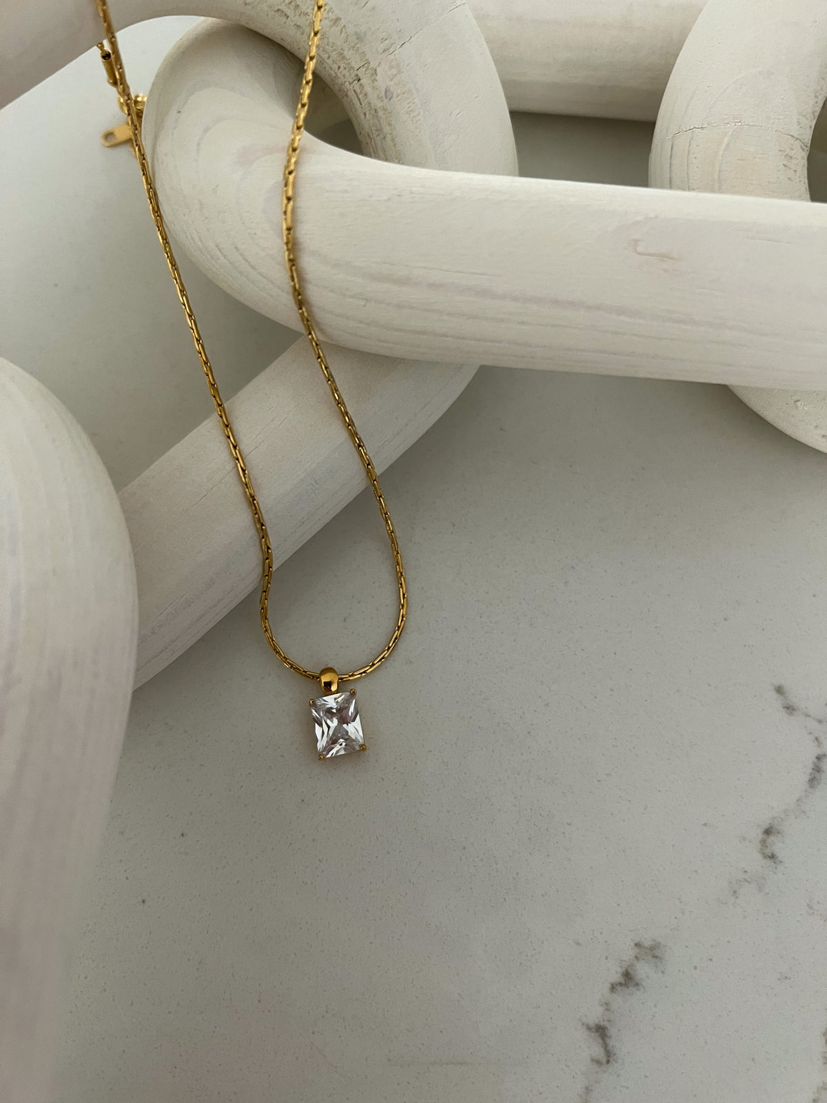THE “SELENA” NECKLACE