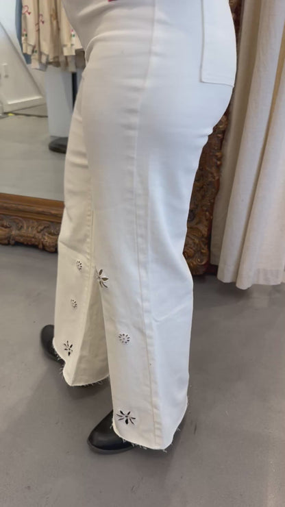 Anniewear Floral Cutout Jeans